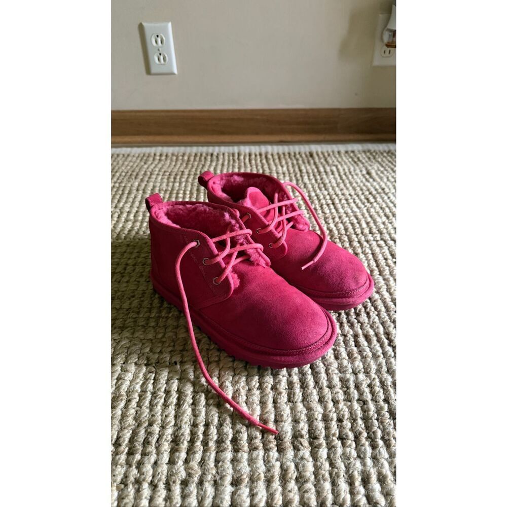 UGG Pink Neumel Boots Women’s Size 7 Shearling Lined Suede